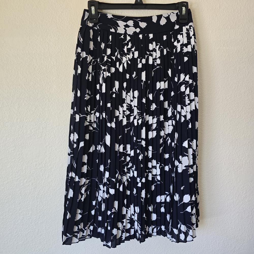 J. Crew Pleated Midi Floral Skirt Lined Navy White Women Sz 0 Back Zip Chiffon
